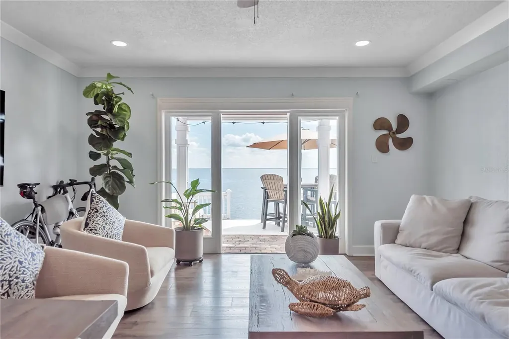 5172 Coquina Key Drive SE St Petersburg FL 33705