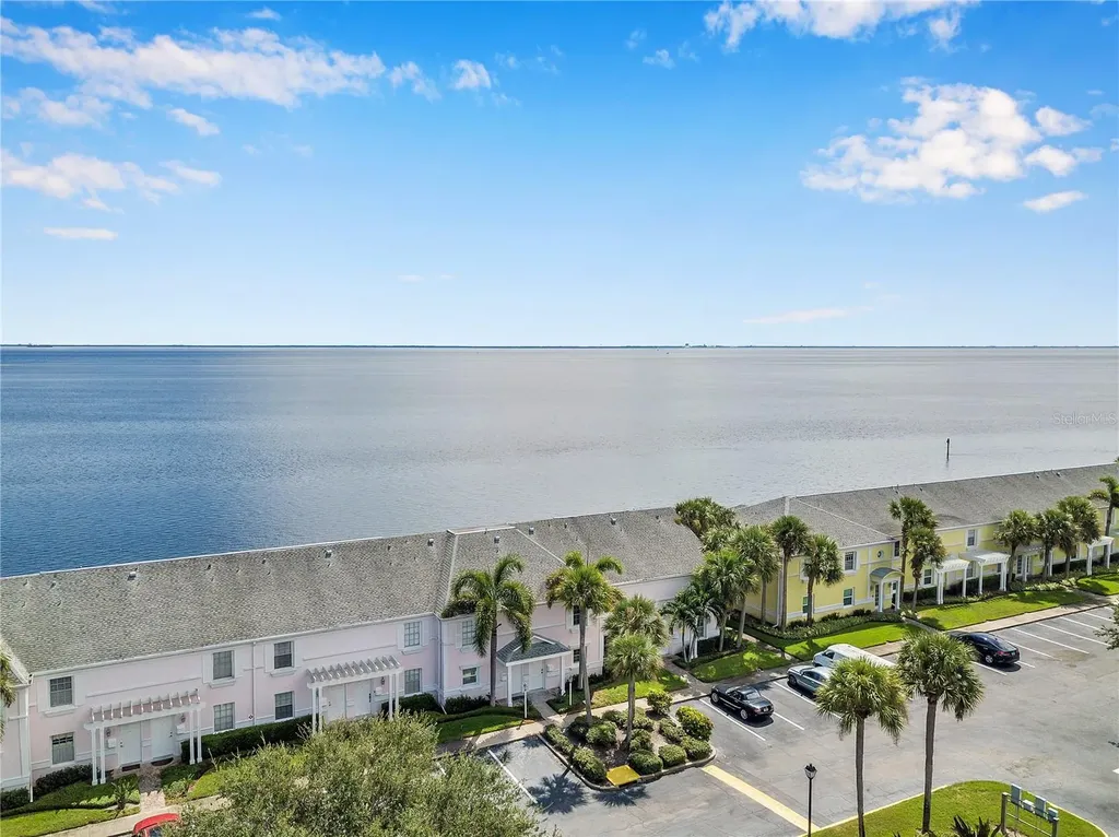5172 Coquina Key Drive SE St Petersburg FL 33705