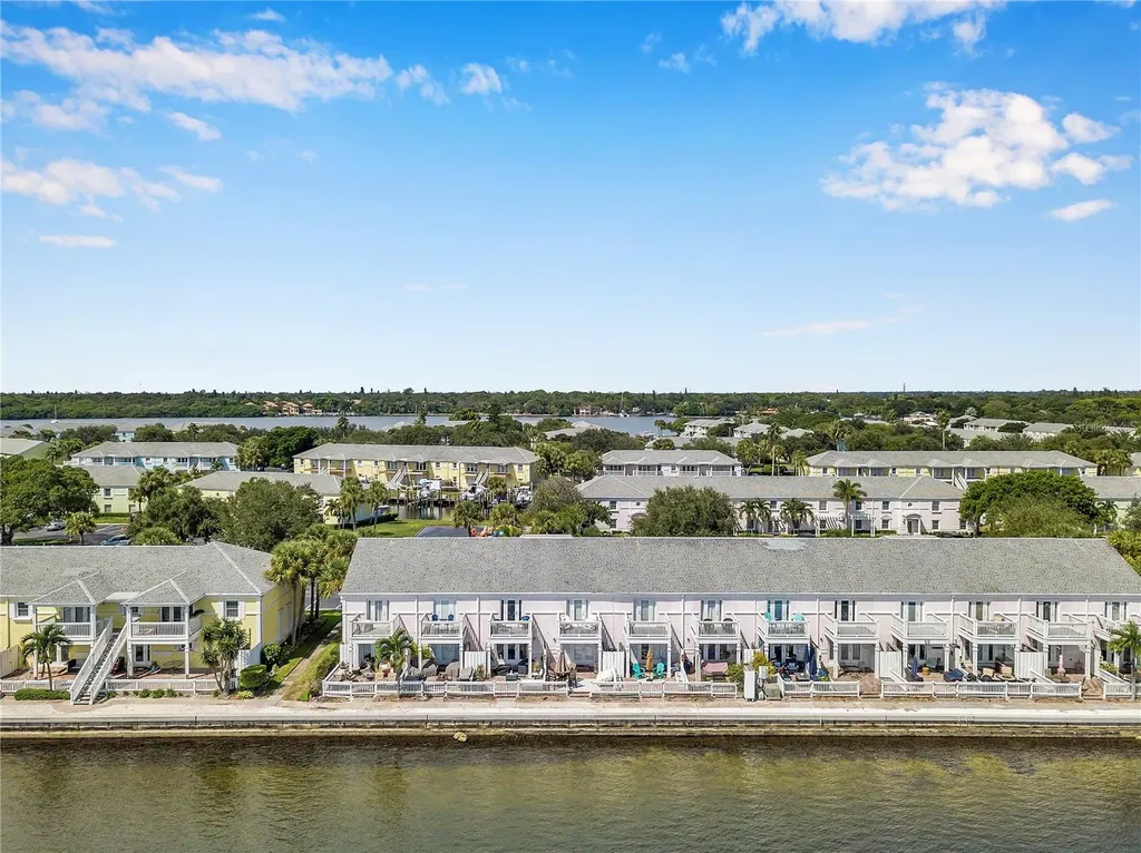 5172 Coquina Key Drive SE St Petersburg FL 33705