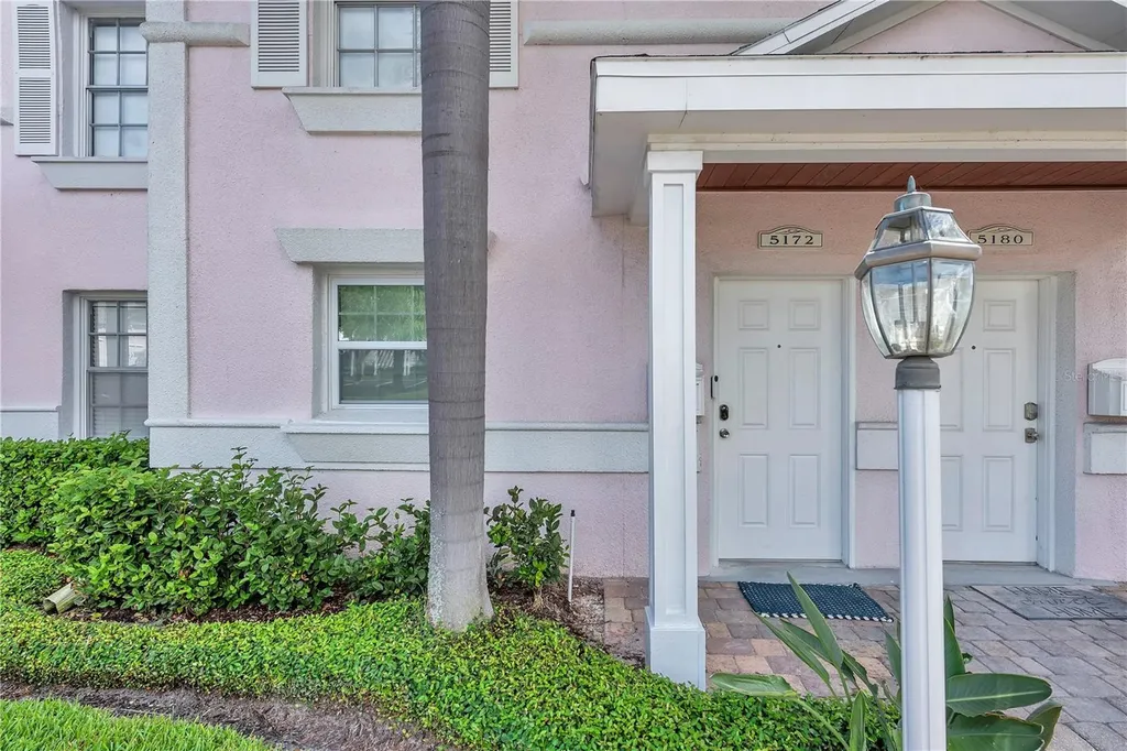 5172 Coquina Key Drive SE St Petersburg FL 33705