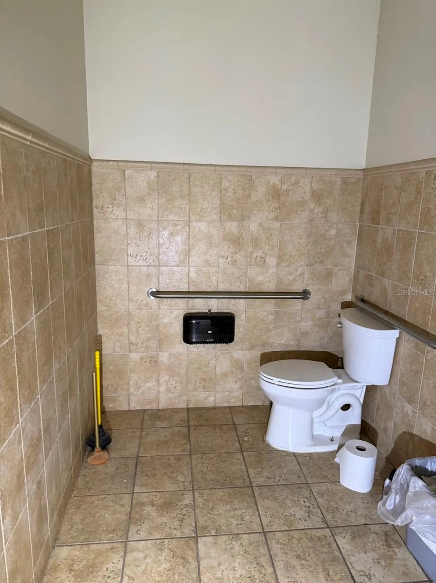 1400 S Us Highway 441, Building 910 Lady Lake FL 32159