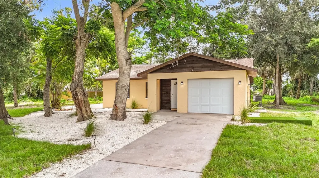 5137 Camus Way Sarasota FL 34232
