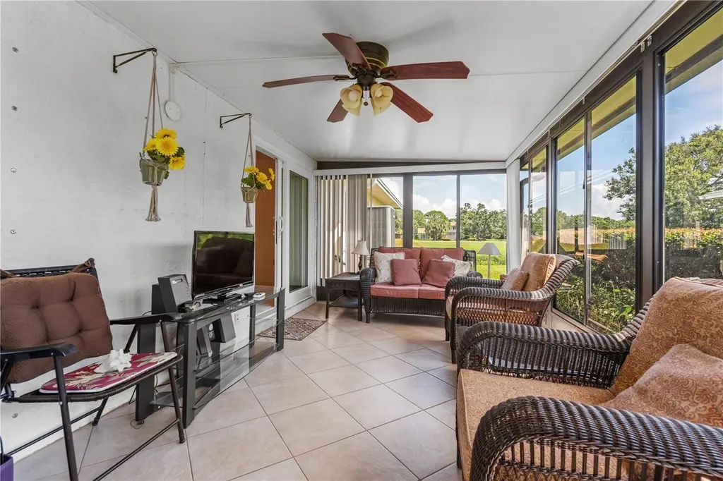 2187 Corinne Court S St Petersburg FL 33712