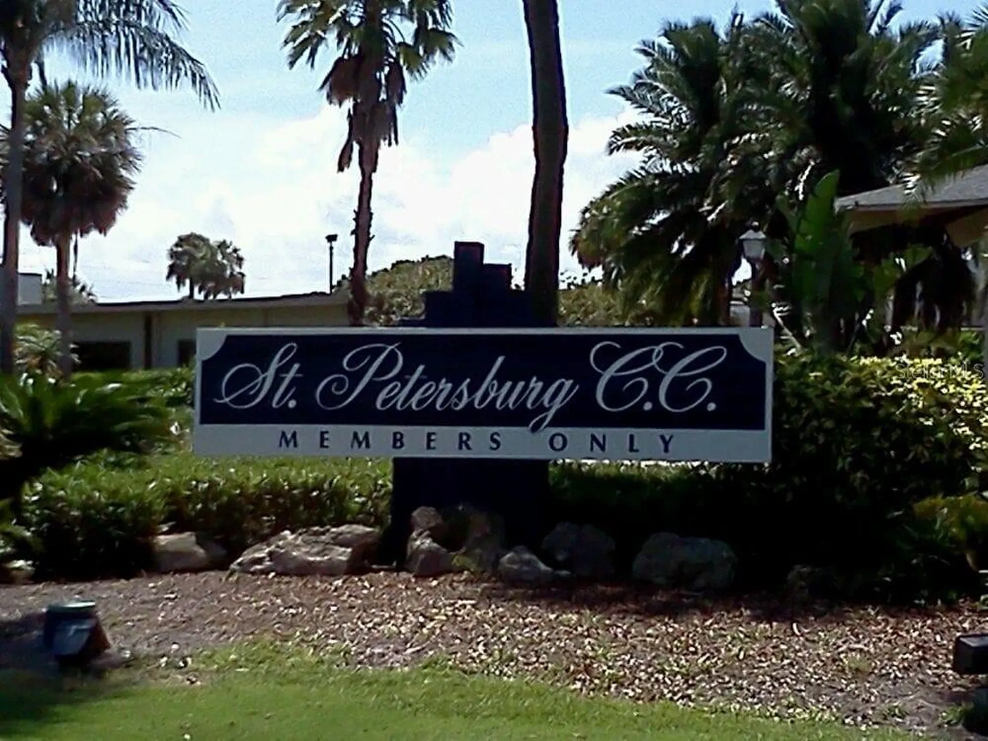 2187 Corinne Court S St Petersburg FL 33712