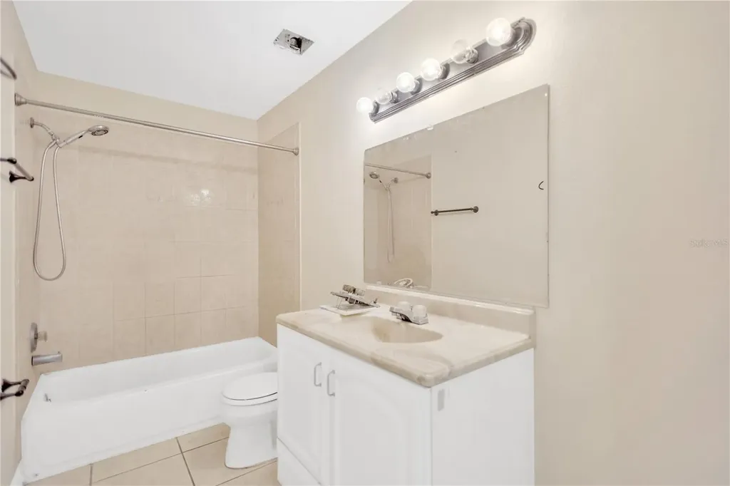 808 1st Avenue NE Ruskin FL 33570