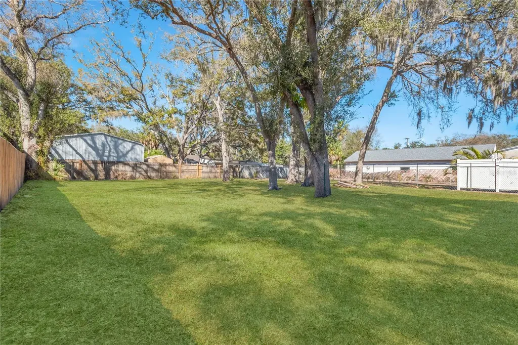 808 1st Avenue NE Ruskin FL 33570