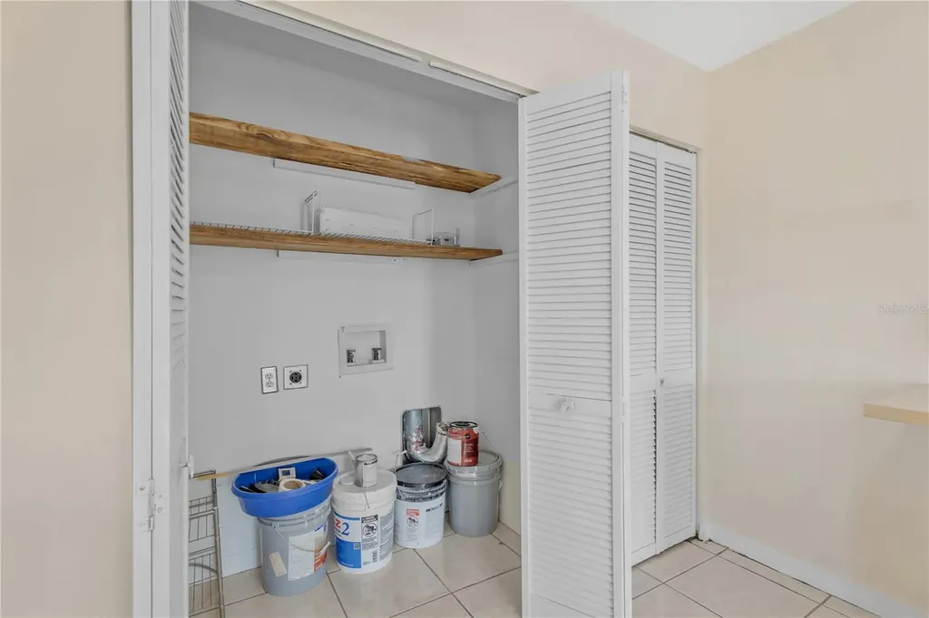 808 1st Avenue NE Ruskin FL 33570