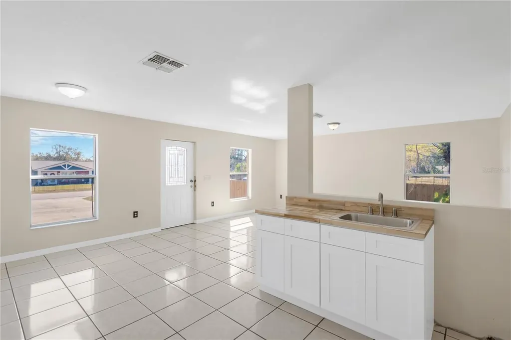 808 1st Avenue NE Ruskin FL 33570