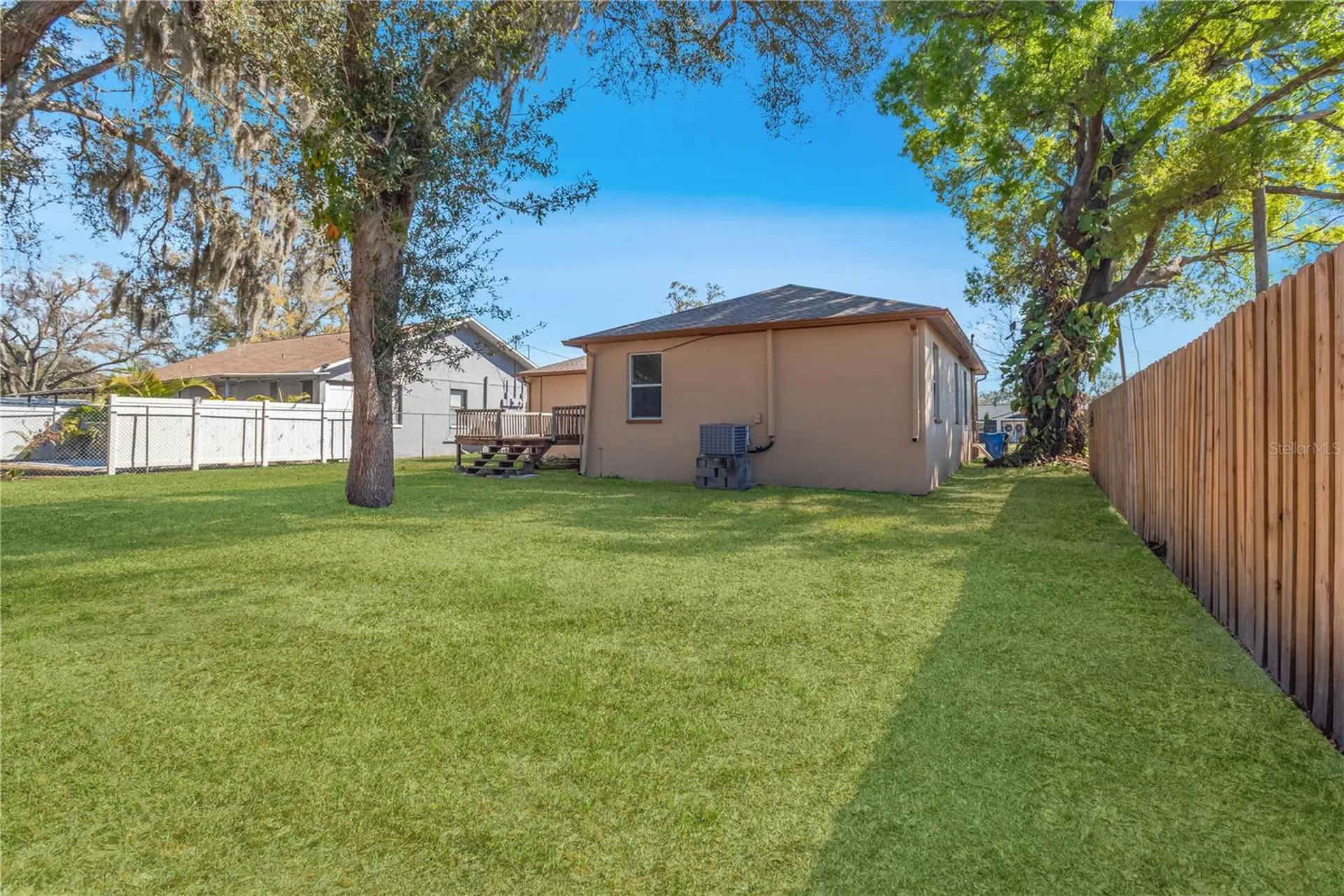 808 1st Avenue NE Ruskin FL 33570