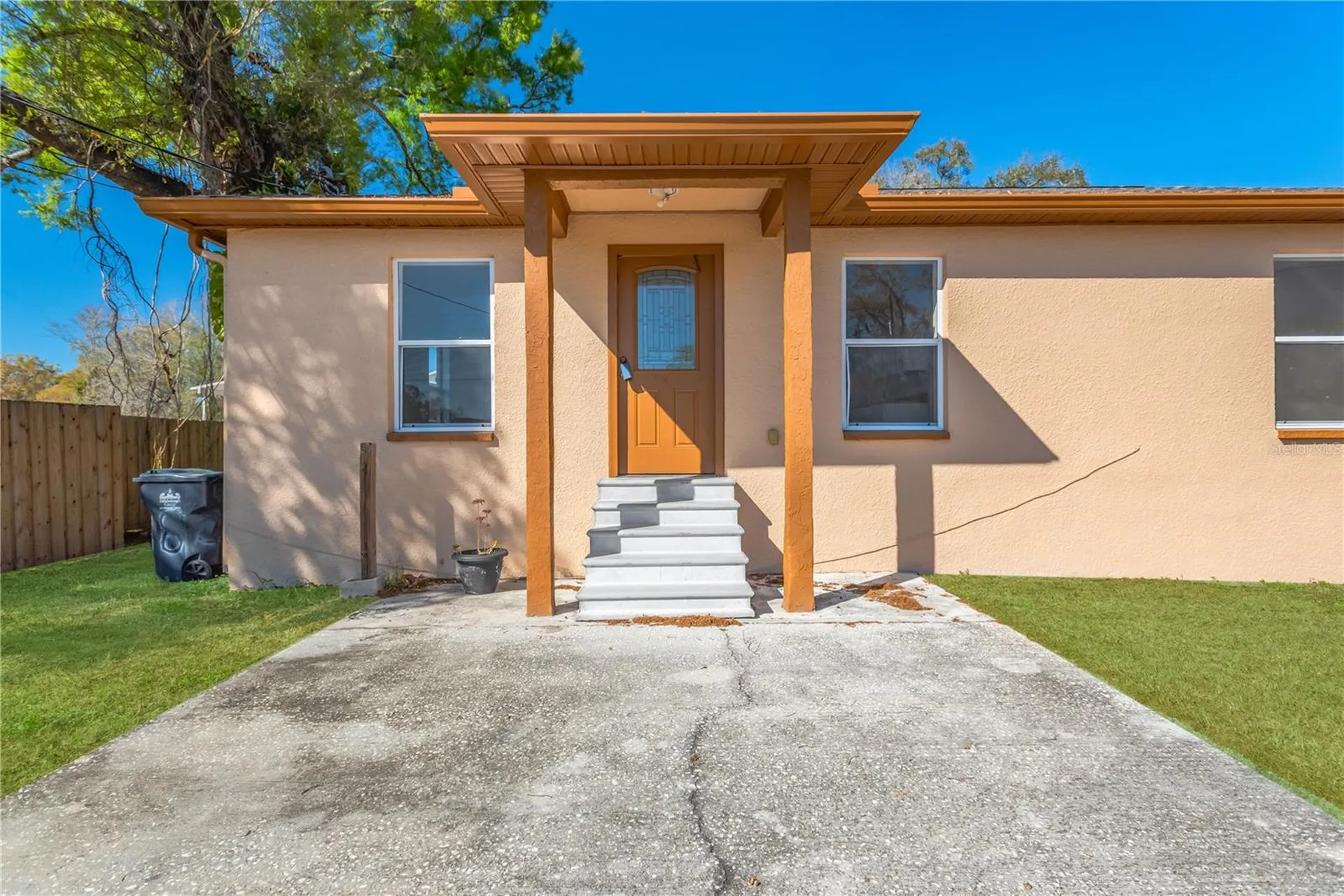 808 1st Avenue NE Ruskin FL 33570