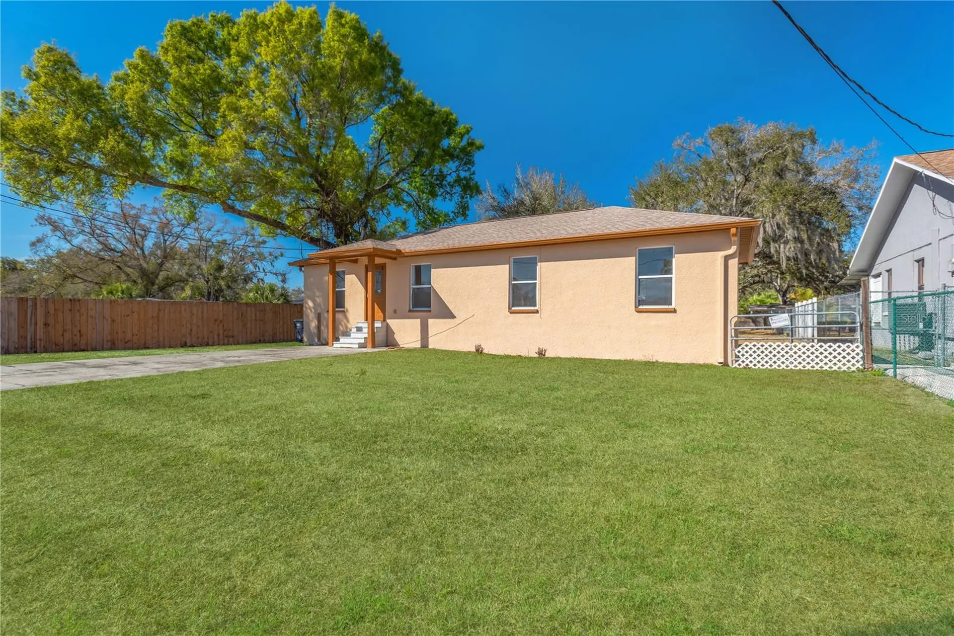 808 1st Avenue NE Ruskin FL 33570