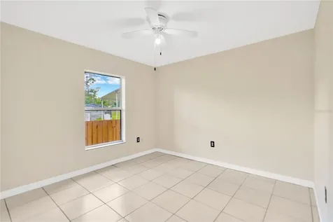 808 1st Avenue NE Ruskin FL 33570