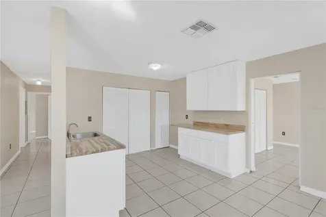 808 1st Avenue NE Ruskin FL 33570