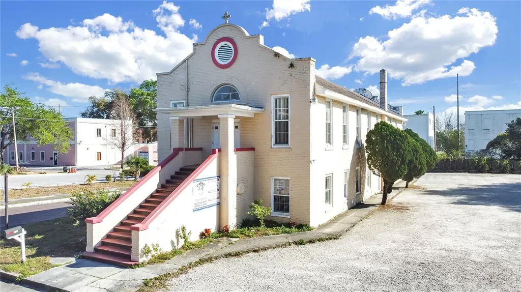 953 E 11th Avenue Tampa FL 33605