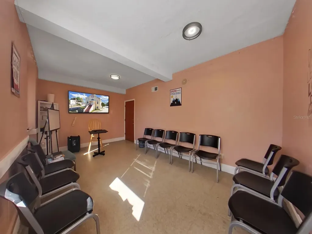 953 E 11th Avenue Tampa FL 33605