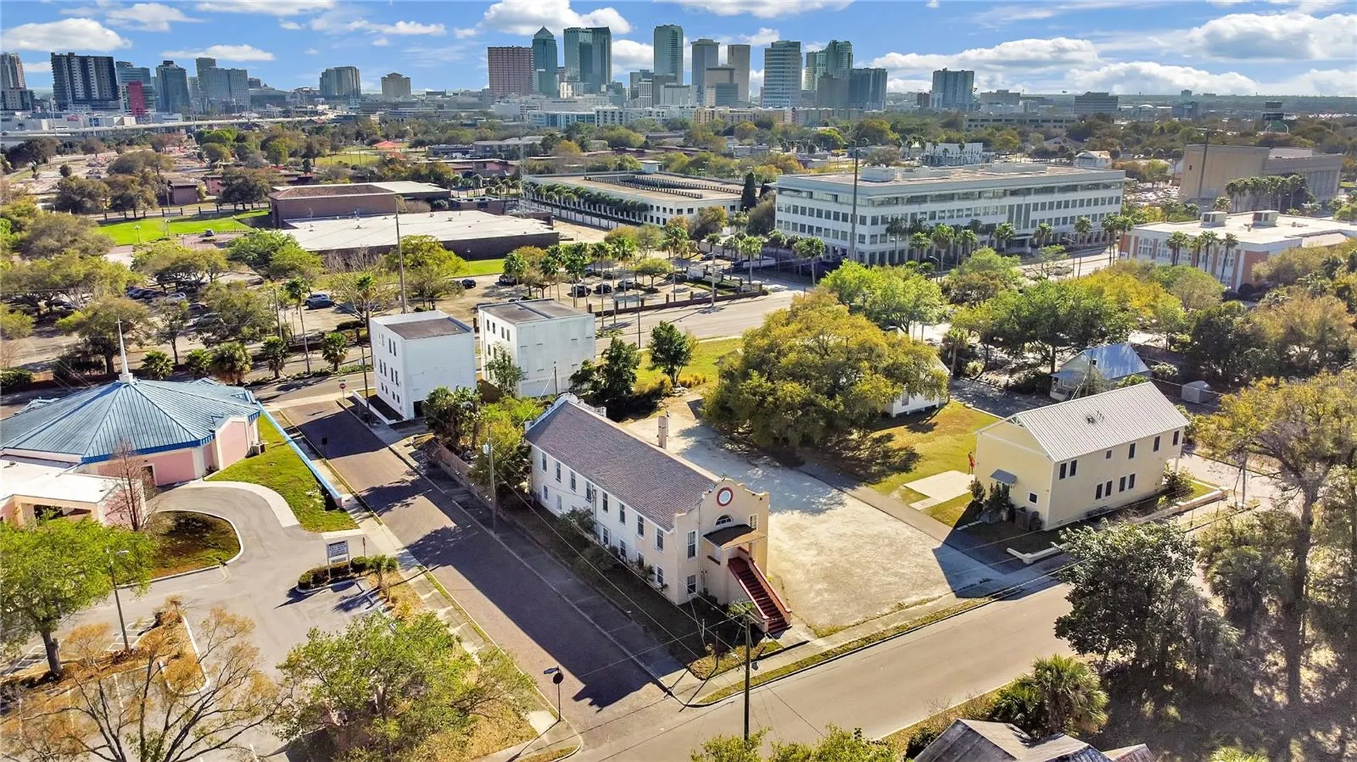 953 E 11th Avenue Tampa FL 33605