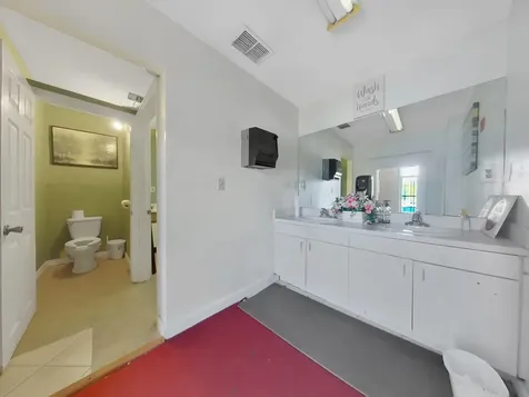 953 E 11th Avenue Tampa FL 33605