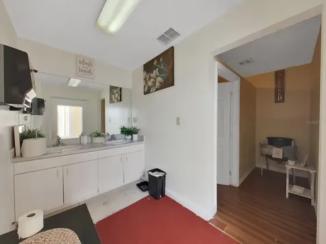 953 E 11th Avenue Tampa FL 33605