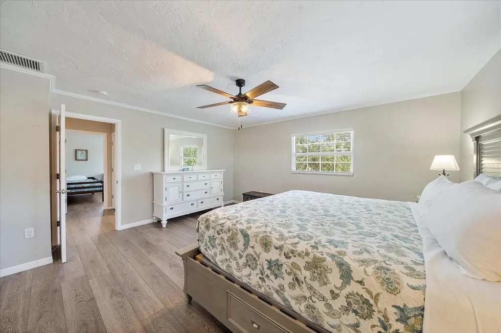 795 Plymouth Street Sarasota FL 34242