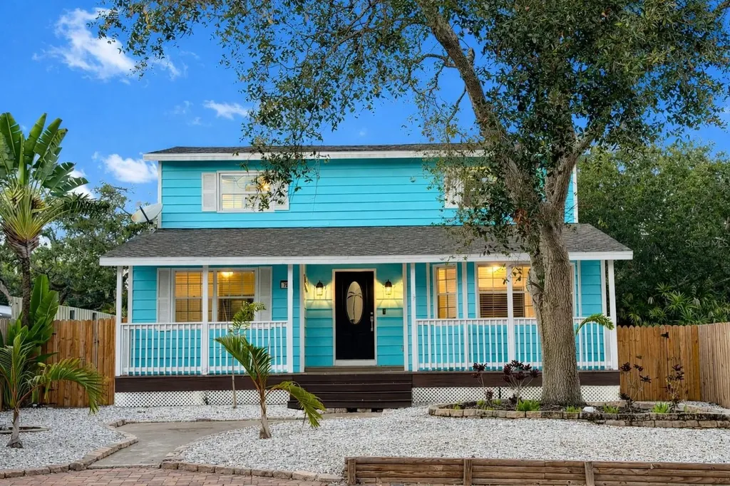 795 Plymouth Street Sarasota FL 34242