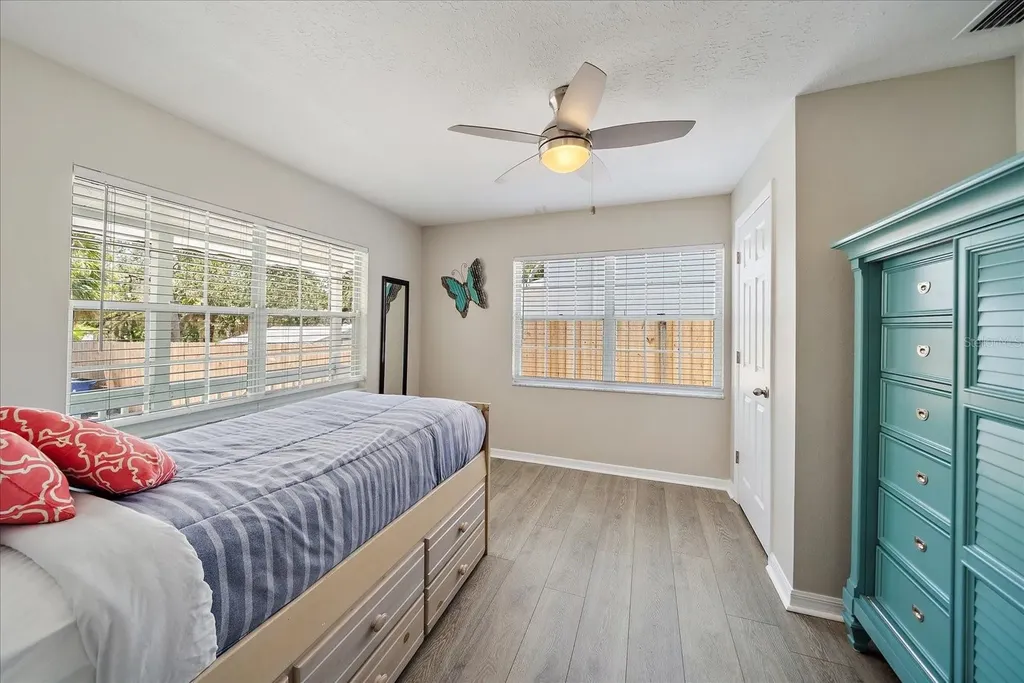 795 Plymouth Street Sarasota FL 34242