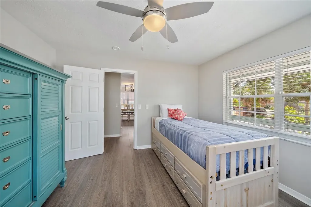 795 Plymouth Street Sarasota FL 34242