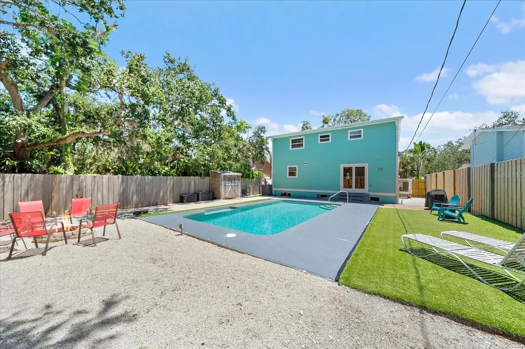 795 Plymouth Street Sarasota FL 34242