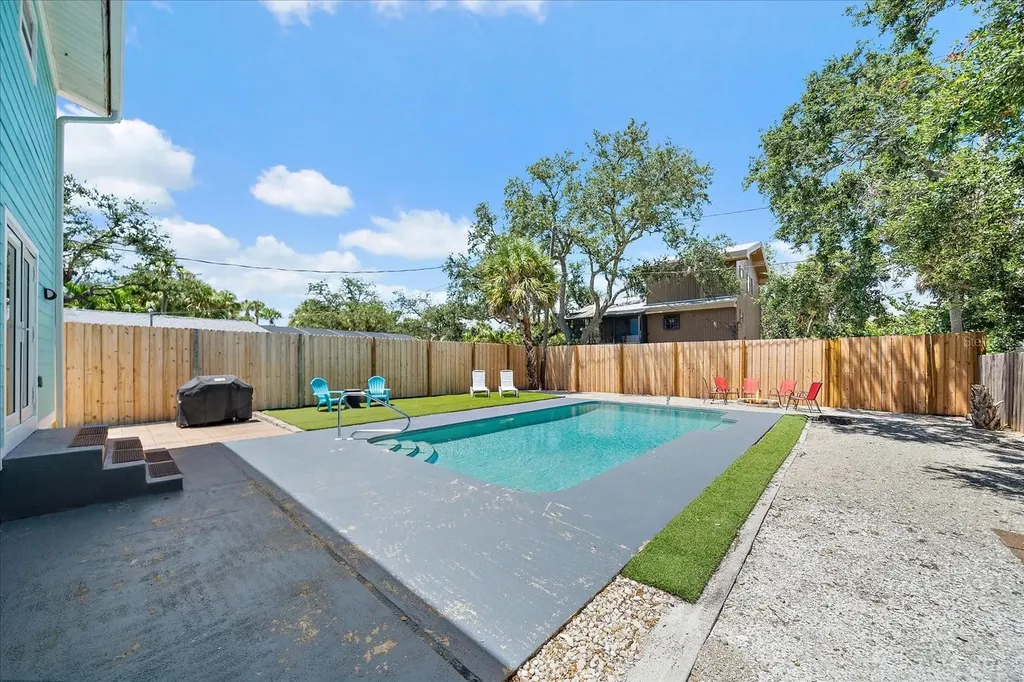 795 Plymouth Street Sarasota FL 34242