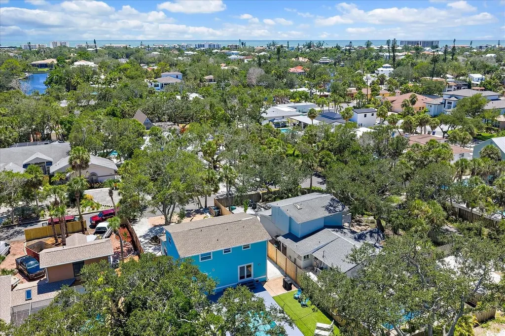 795 Plymouth Street Sarasota FL 34242