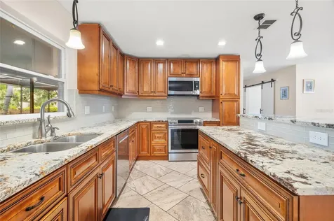 4207 Charing Cross Road Sarasota FL 34241