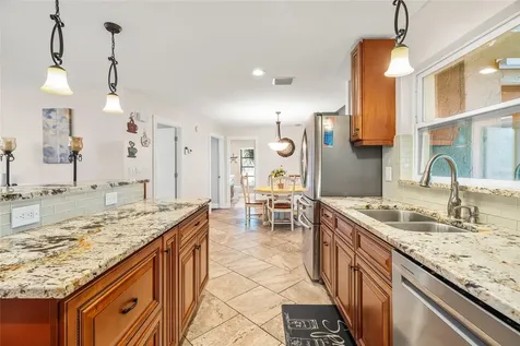 4207 Charing Cross Road Sarasota FL 34241