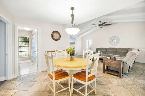 4207 Charing Cross Road Sarasota FL 34241
