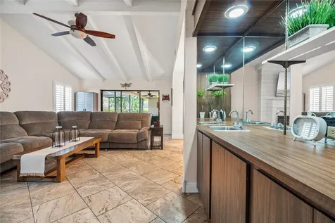 4207 Charing Cross Road Sarasota FL 34241