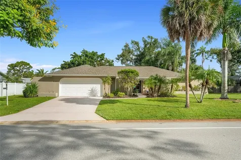 4207 Charing Cross Road Sarasota FL 34241