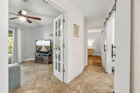 4207 Charing Cross Road Sarasota FL 34241