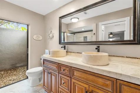4207 Charing Cross Road Sarasota FL 34241