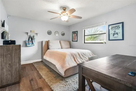 4207 Charing Cross Road Sarasota FL 34241