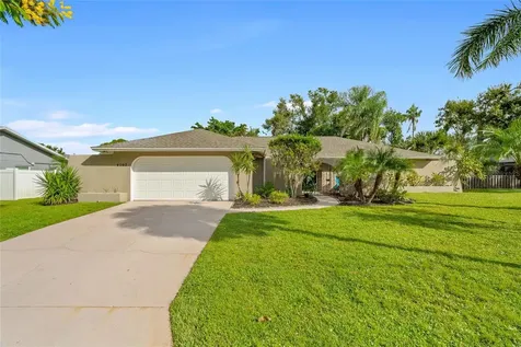 4207 Charing Cross Road Sarasota FL 34241