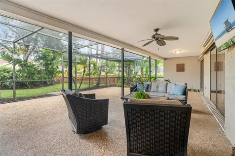 4207 Charing Cross Road Sarasota FL 34241