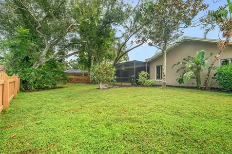 4207 Charing Cross Road Sarasota FL 34241