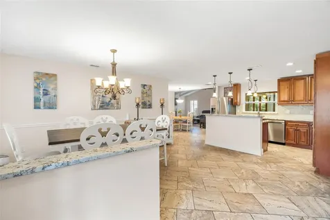 4207 Charing Cross Road Sarasota FL 34241