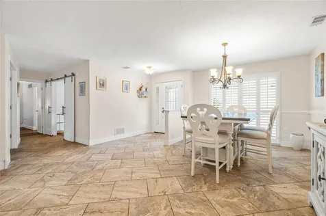 4207 Charing Cross Road Sarasota FL 34241