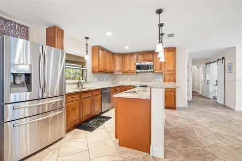 4207 Charing Cross Road Sarasota FL 34241