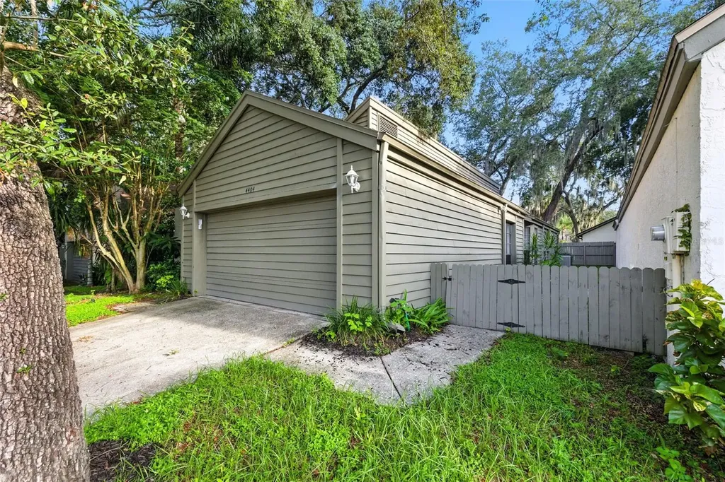 4404 Oak Harbor Drive Tampa FL 33613