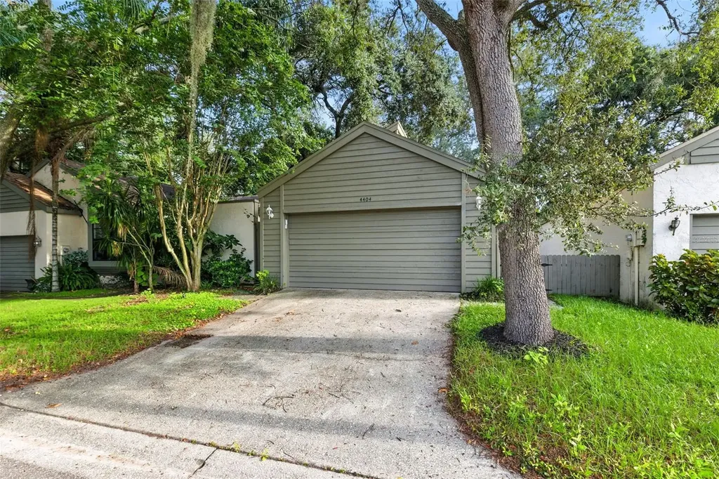 4404 Oak Harbor Drive Tampa FL 33613