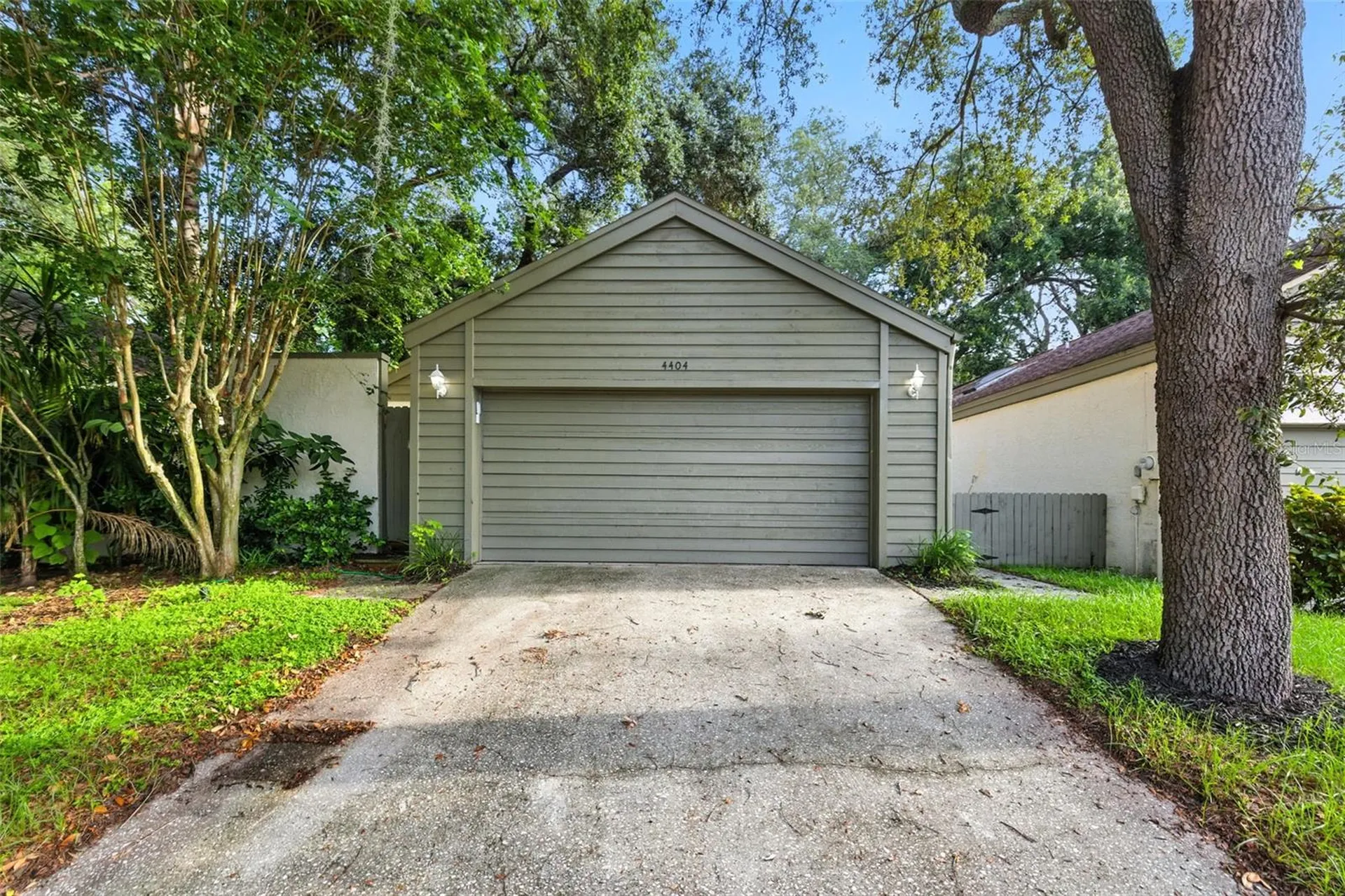4404 Oak Harbor Drive Tampa FL 33613