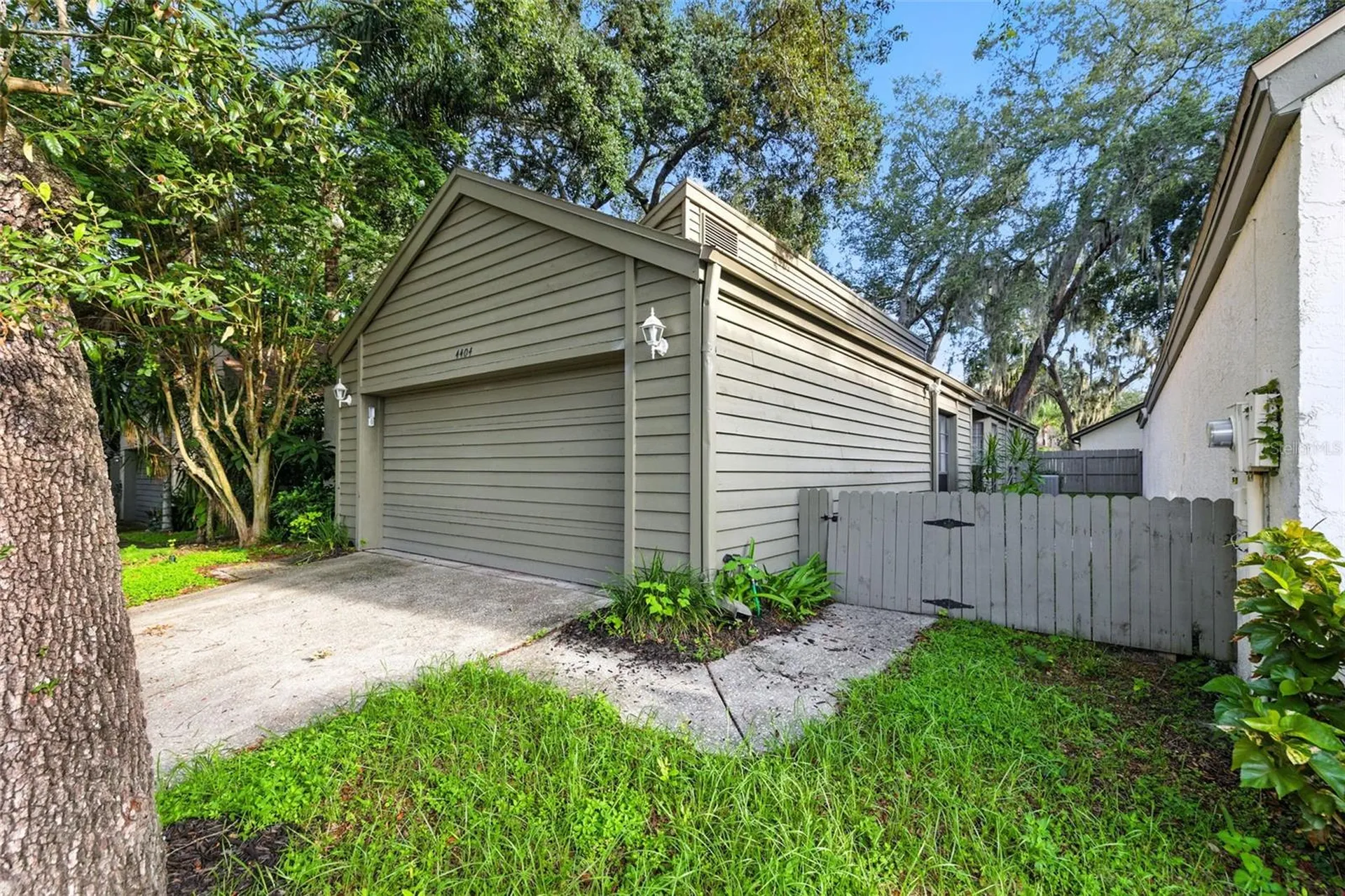 4404 Oak Harbor Drive Tampa FL 33613