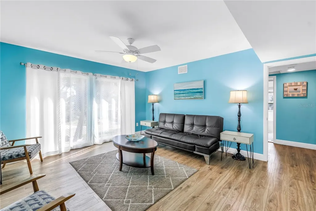156 Siesta Drive Sarasota FL 34242
