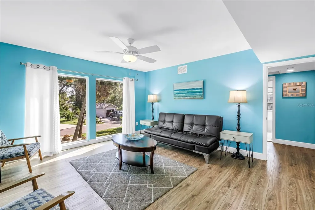 156 Siesta Drive Sarasota FL 34242
