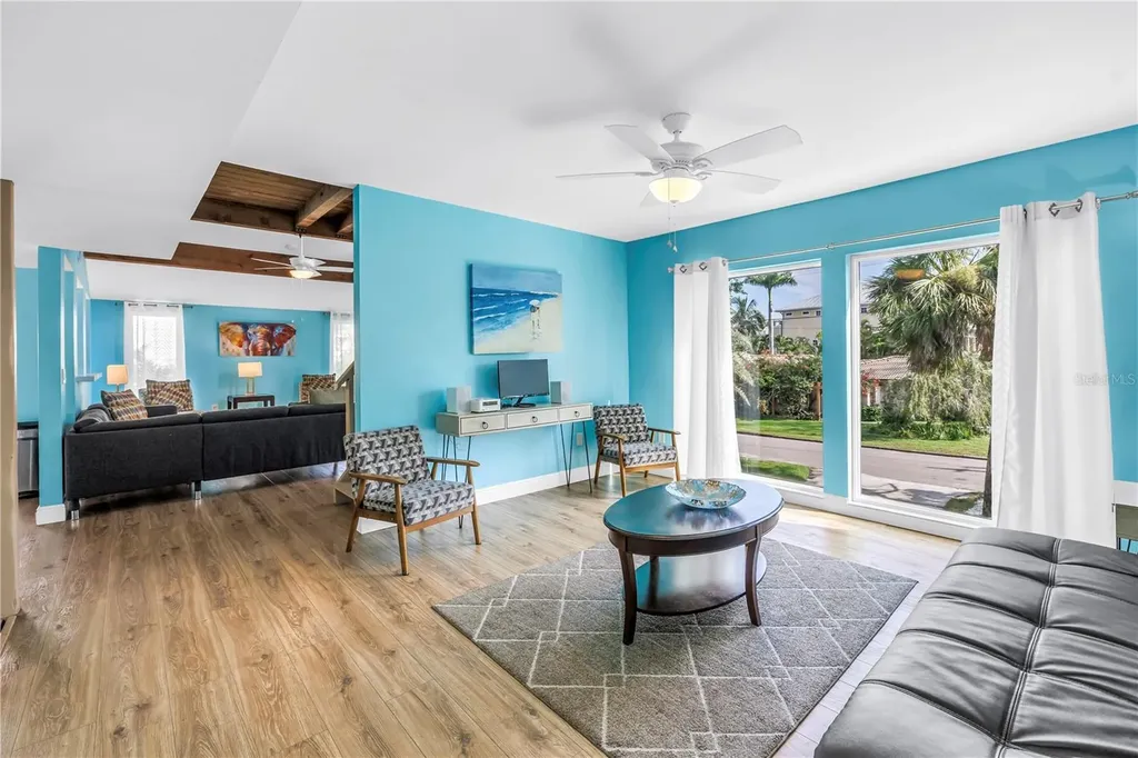 156 Siesta Drive Sarasota FL 34242
